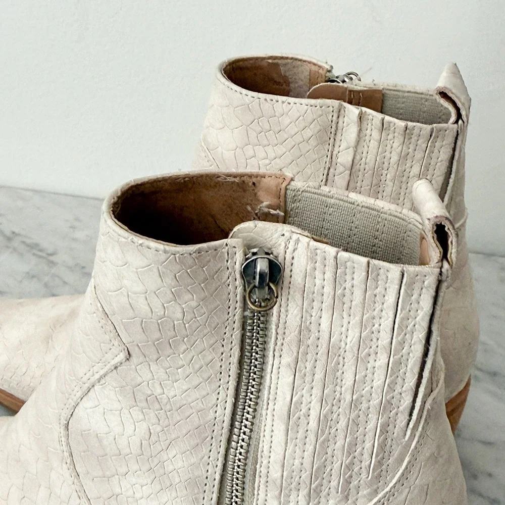 Donald Pliner Marisol Western Snakeskin Ankle Boot‎ 8M Cream Leather Pointed Toe